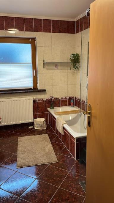 Cozy Wilkipartment Bis 4 Pers - Hund - Netflix - Wlan - Wintergarten - Coffeebar - Popcorn Verl Exterior photo